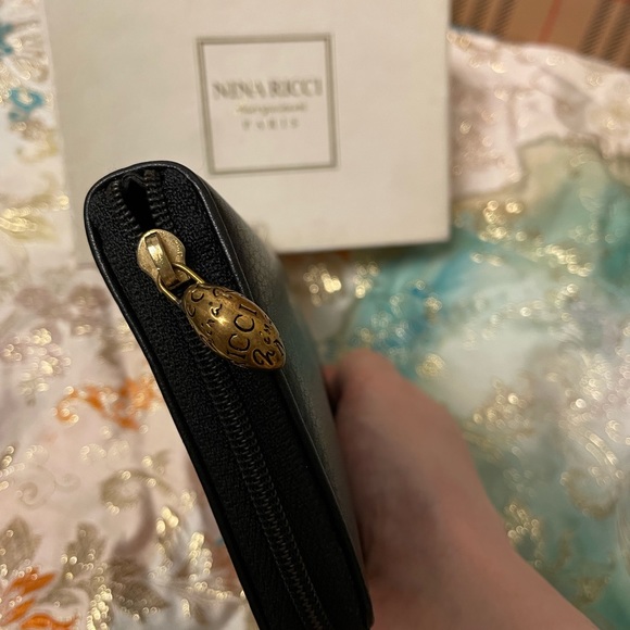 Authentic Nina Ricci & Calvin Klein bundle - Picture 3 of 8